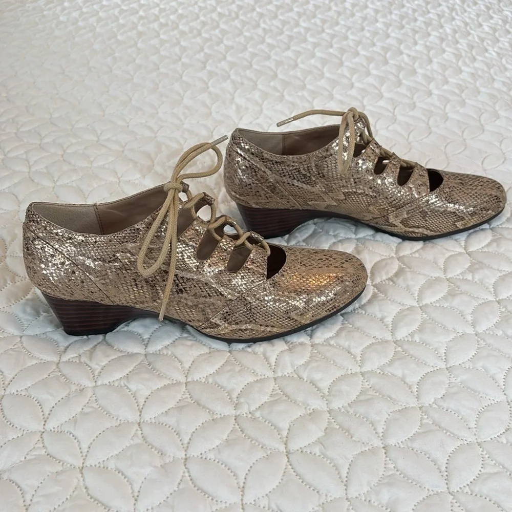 Belle-Vita Lace-Up Gold-Tone Snakeskin fabric Ankle Height Shoes Size 8.5 N